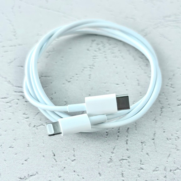 Apple Lightning to USB-C Cable - 1m - White - Picture 1 of 2
